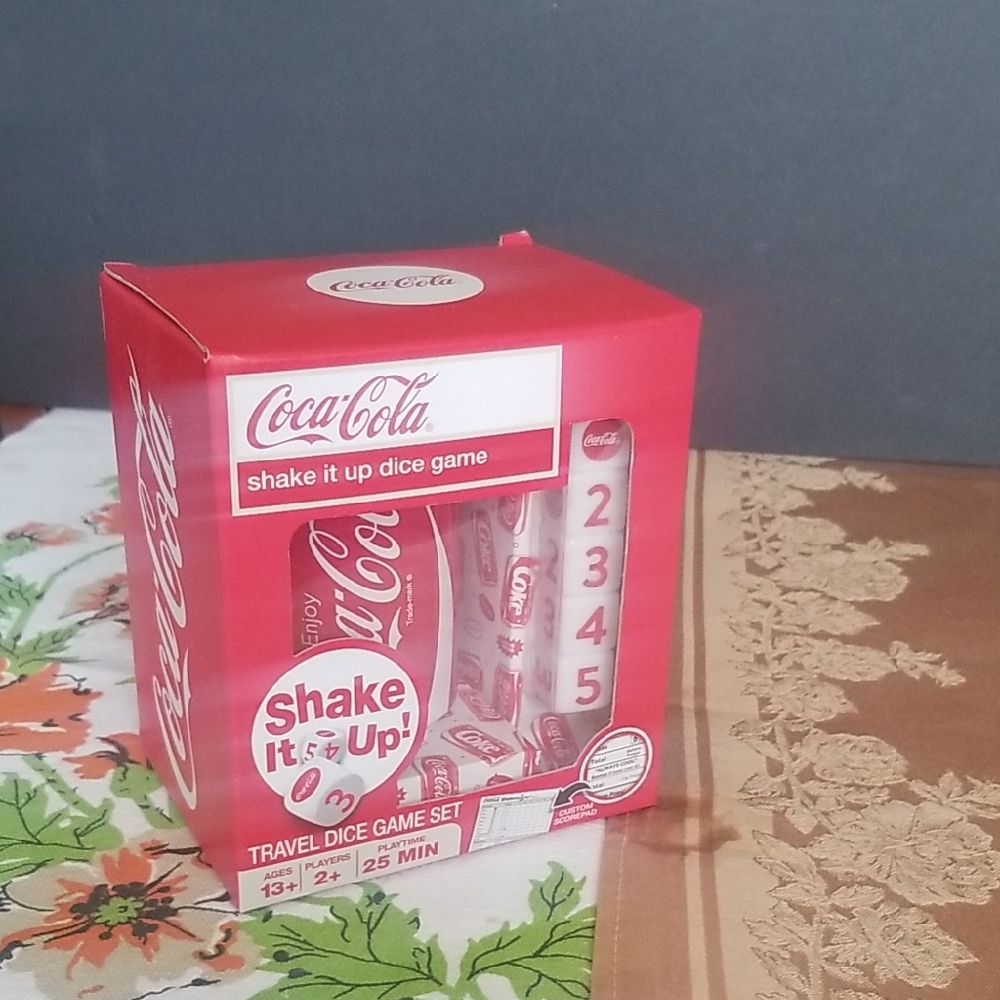 Coca Cola Red Shake It Up! Travel Dice Game Set BNIB